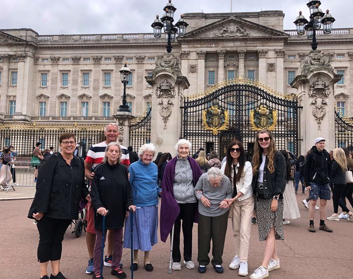 Residents at Ferndown Manor enjoyed a trip to London.