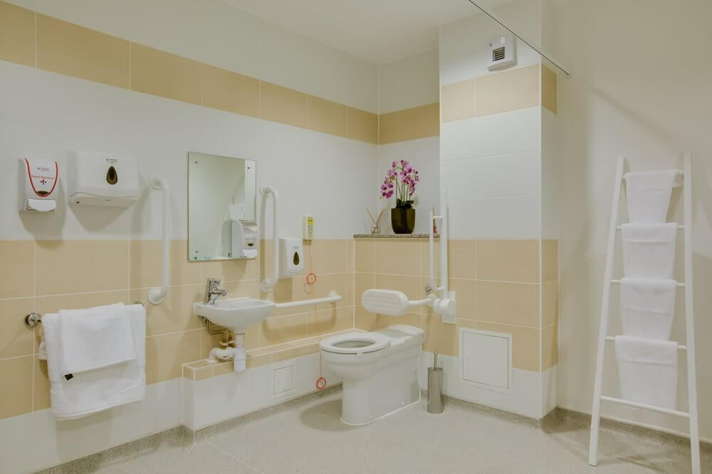 Sous Chef Bank - Horley Park- bathroom 