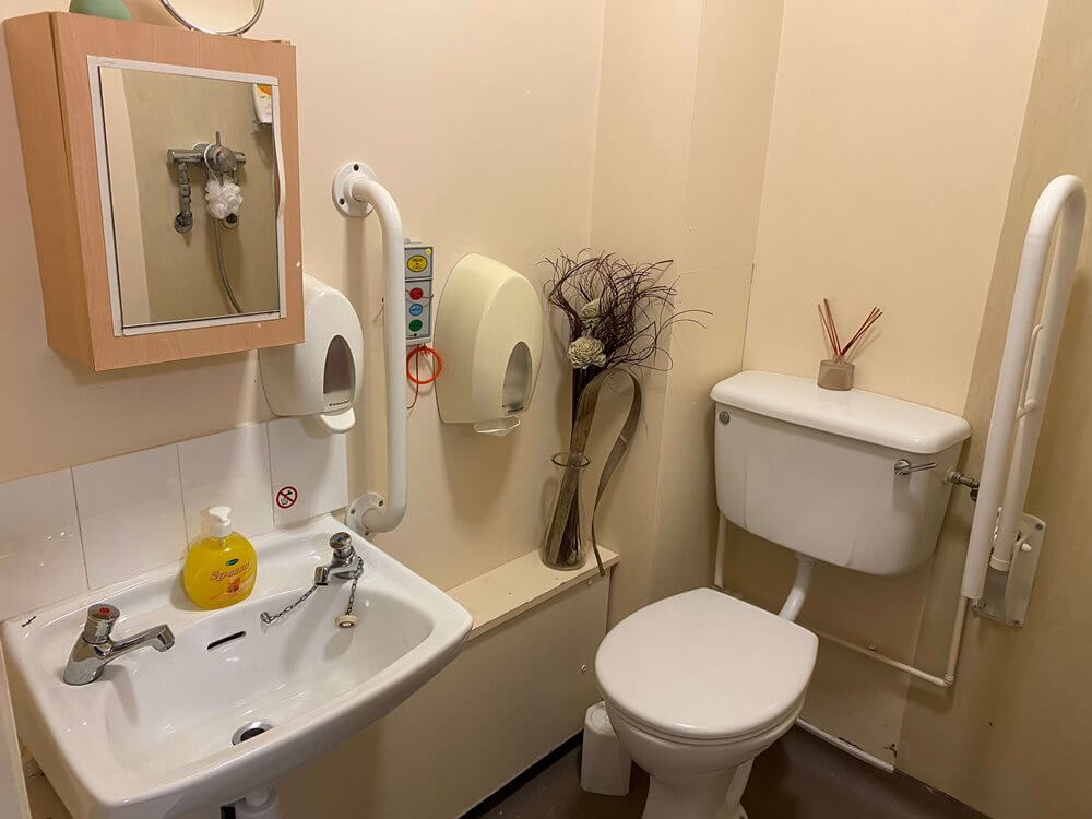 Team Leader Care - Cumberland bathroom