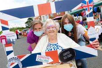 The royal treatment – Worcester care home residents celebrate the Platinum Jubilee in style