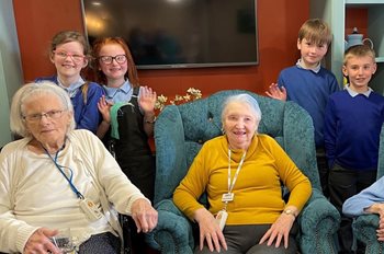 Seams like yesterday – Banbury care home residents revisit favourite hobbies