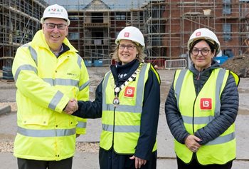 Special guest celebrates ‘topping out’ at Wantage’s multi-million-pound new care home