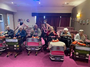 Blast from the past – Worcester care home residents travel back in time 