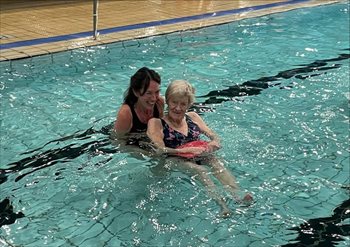 Splashing good time – 95-year-old goes swimming for the first time in two decades