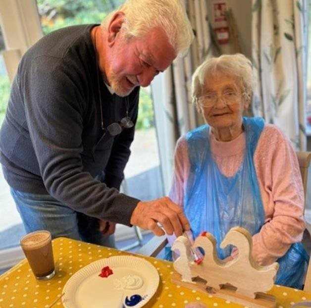 Littlehampton care home residents team up with Men’s Sheds for DIY project