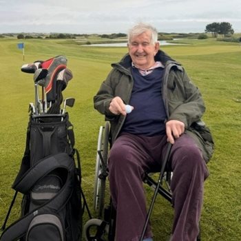 Hampshire care home resident returns to fairways