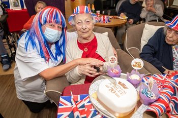 The royal treatment – Banbury care home residents celebrate the Platinum Jubilee in style