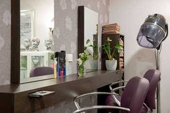 Kingston Vale care home launches dementia friendly hairdressing sessions
