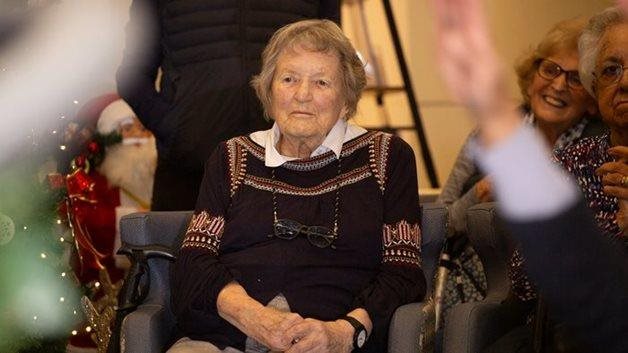 School joins Altrincham care home for a journey into Christmas past