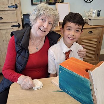 Orpington care home residents team up with schoolchildren for DIY project
