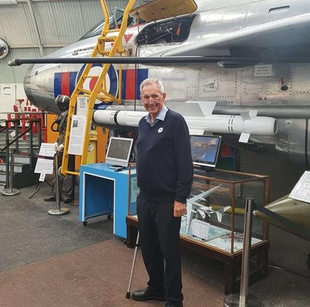 A lightning reunion – 85-year-old Airforce veteran’s wish to see fighter aircraft comes true
