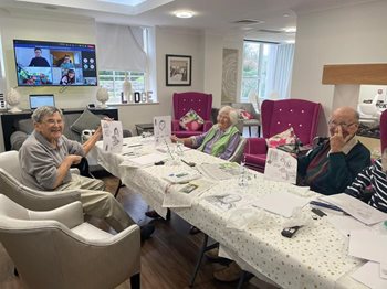 Etching to go! Leatherhead care home takes part in a very special art class