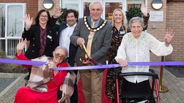Thame’s newest care home sings opens its doors with help of special guests