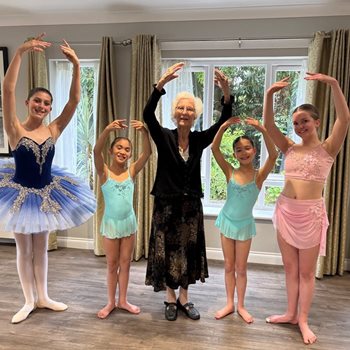 90-year-old Woking ballerina pliés once again