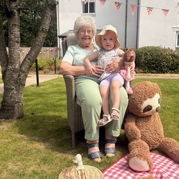 Solihull care home welcomes nursery for teddy bear picnic 