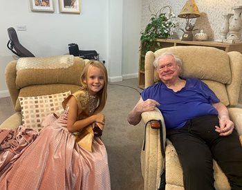  A little superstar – regional pageant queen pays a visit to care home residents