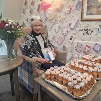 Edinburgh centenarian receives record number of cards