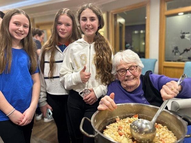 Poole care home teams up with local Brownies and Girl Guides to bring back favourite recipes  