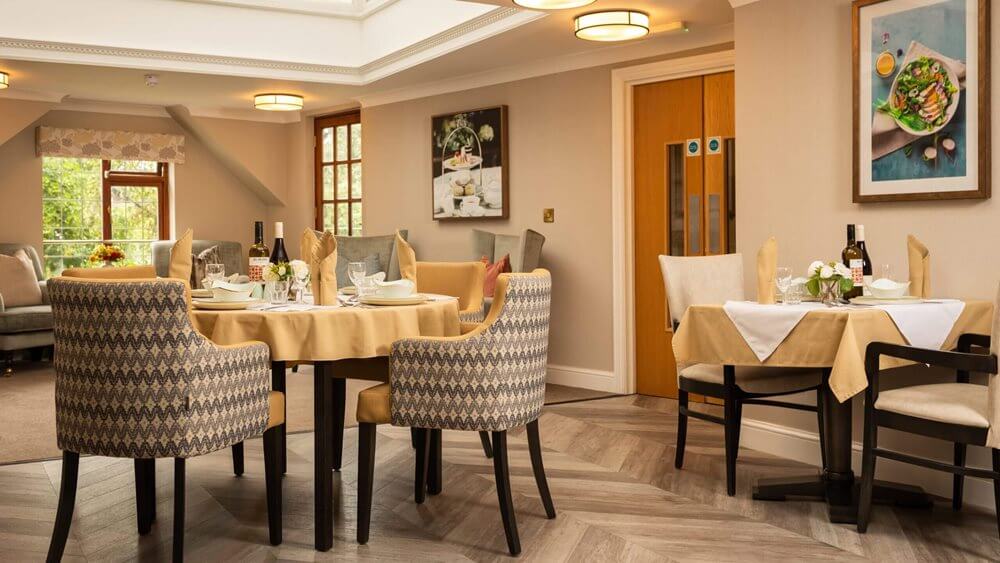 Coxhill Manor - Coxhill Manor dining room 2