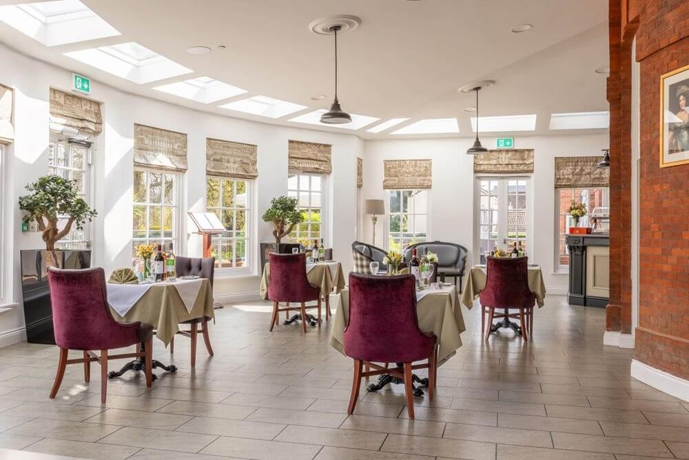 Thames View - Thames View dining room 1