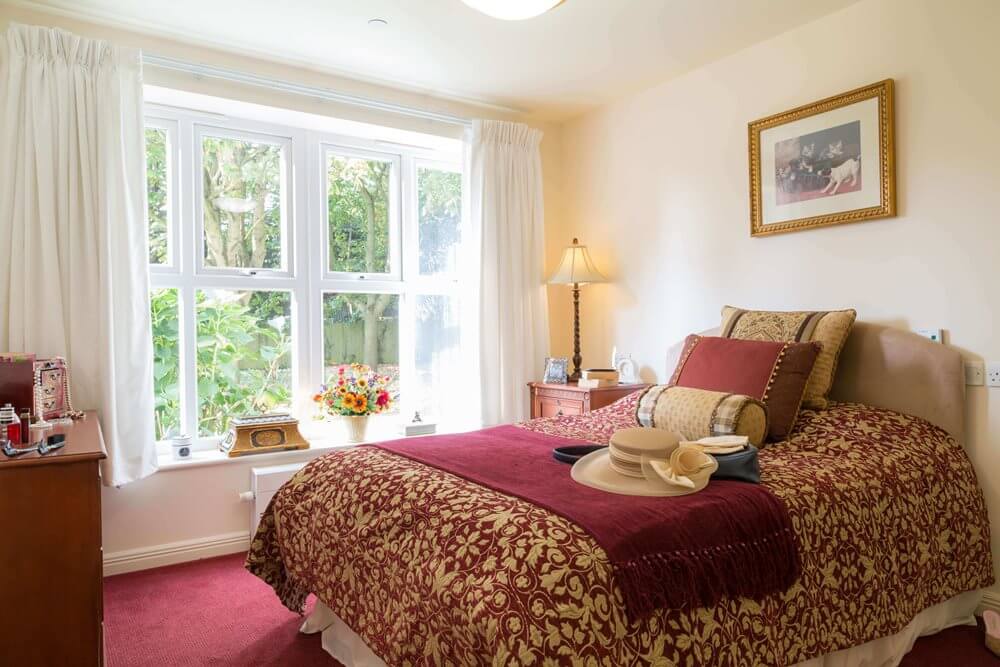 Receptionist Bank - Blossomfield bedroom