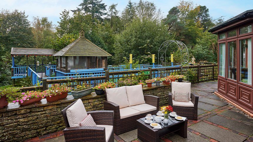 Steep House - Steep House garden 2