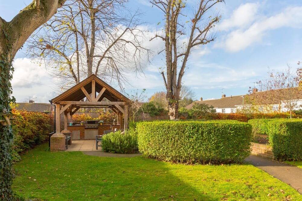 Snowdrop House - Snowdrop House garden 2