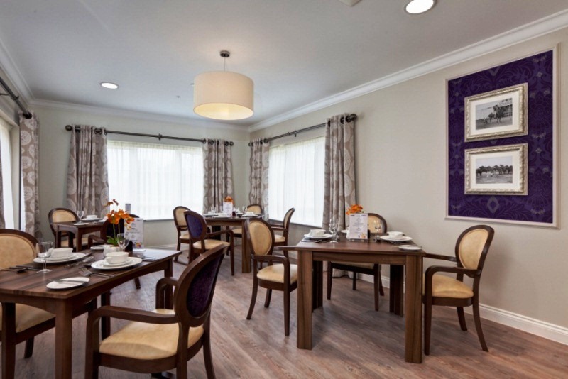Care Assistant Bank - dining-room image
