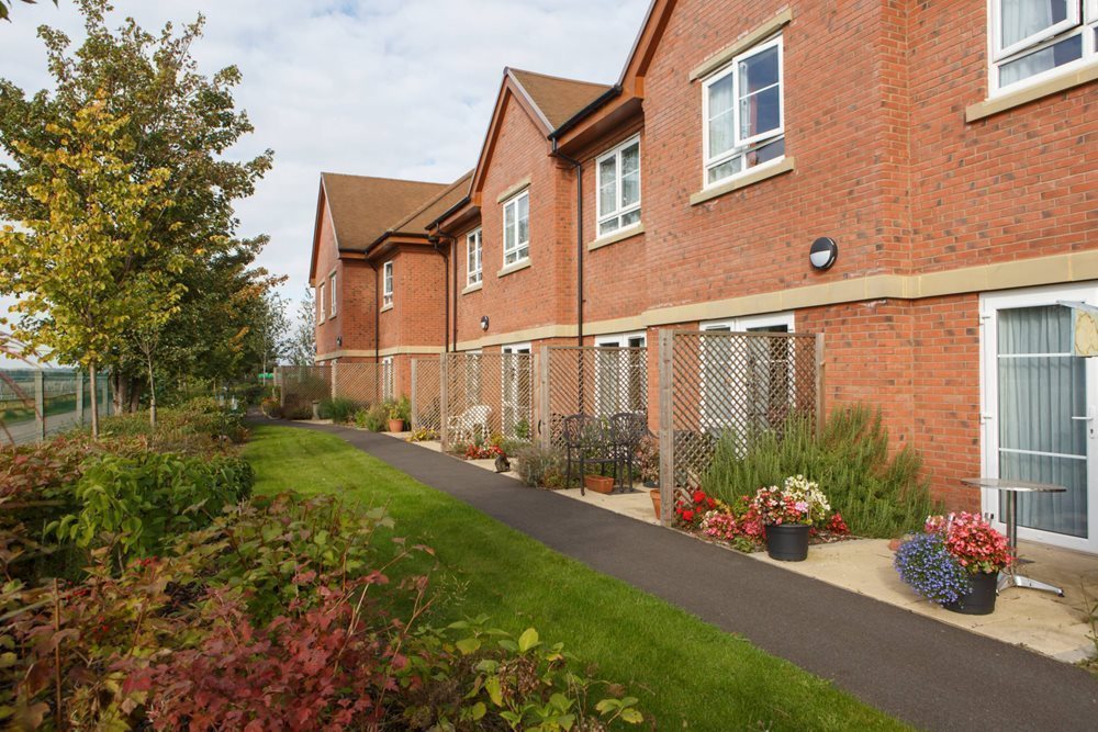 Priors House Care Home Royal Leamington Spa, Warwickshire Care UK