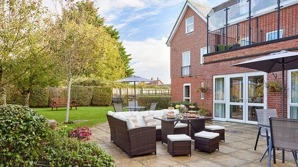 Kings Lodge  - Kings Lodge garden