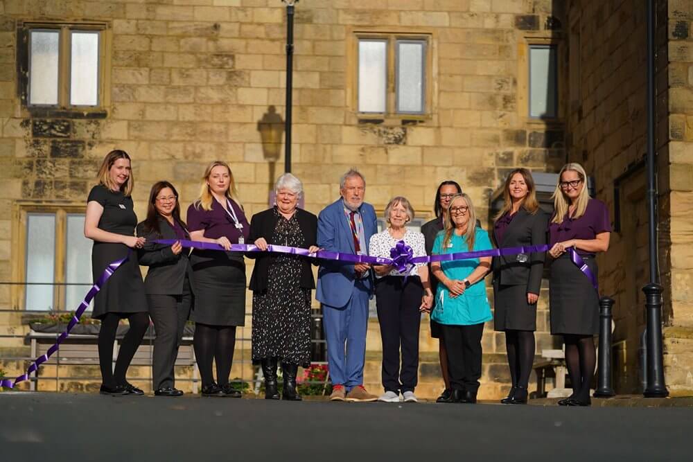Seacroft Grange - Seacroft Grange ribbon cutting 2