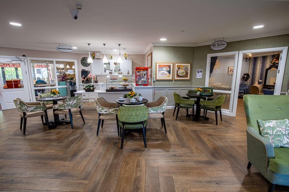 Buchanan Court - Buchanan Court cafe 1