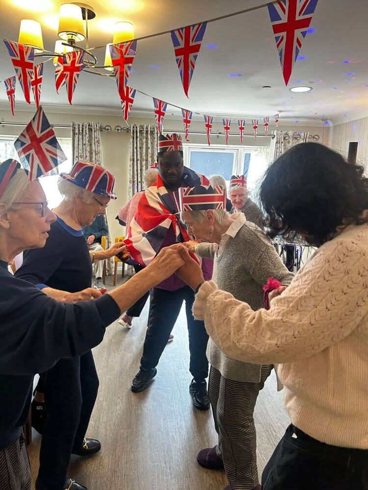 Tor-Na-Dee - Tor-Na-Dee lifestyle VE Day