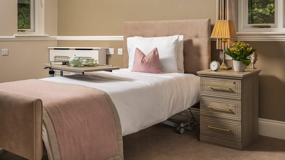 Oaken Holt - Oaken Holt bedroom