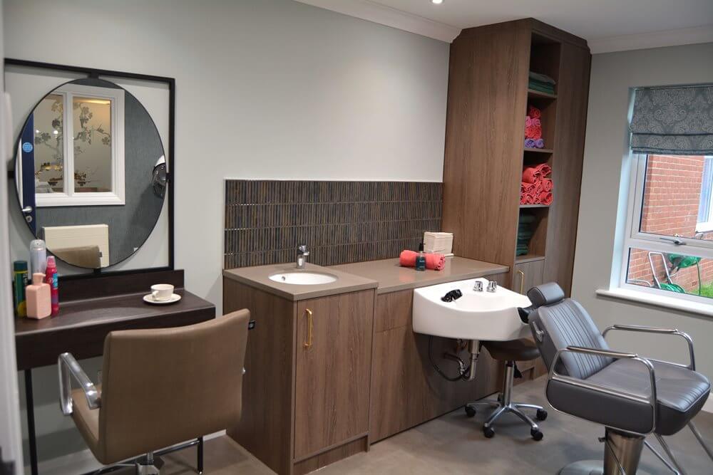 Glastonbury Court - Glastonbury Court salon 2