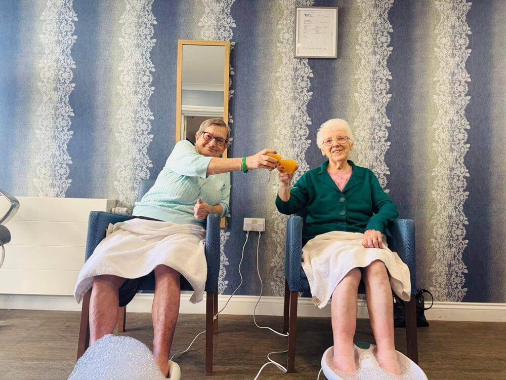 Tor-Na-Dee - Tor-Na-Dee lifestyle feet massage