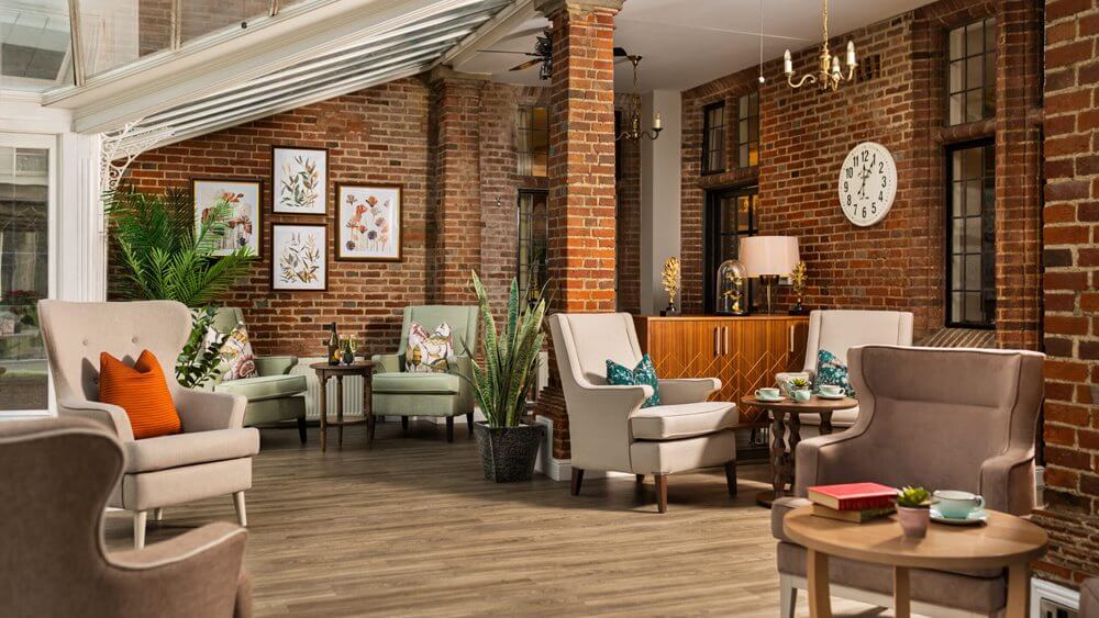 Huntercombe Hall - Huntercombe Hall cafe 3