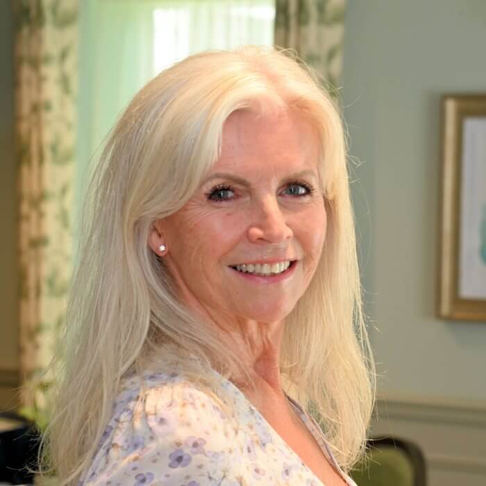 Suzi Hawes
