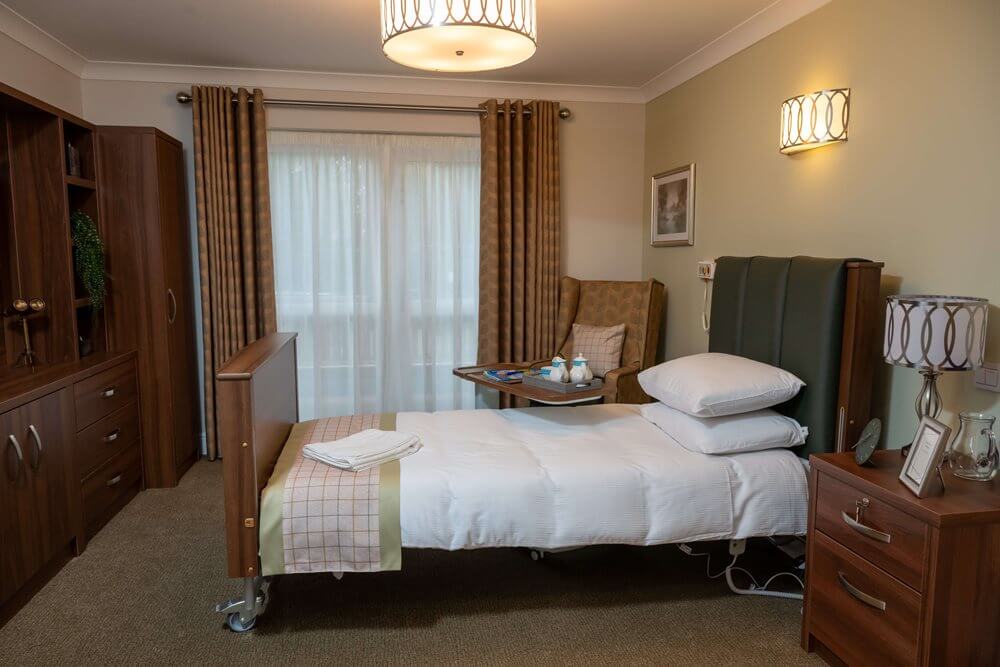 Lifestyle Co-ordinator - Hartwood bedroom 