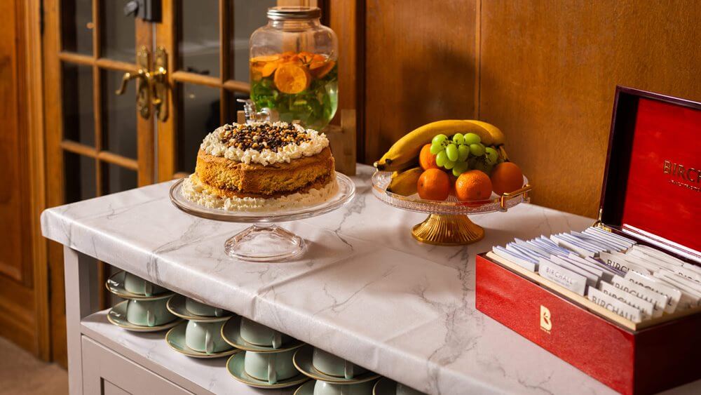 Huntercombe Hall - Huntercombe Hall cafe 1