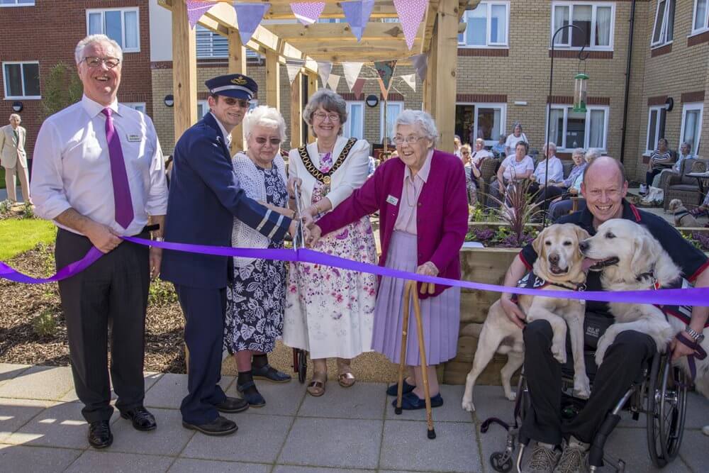 Pear Tree Court Care Home in Waterlooville, Hampshire Care UK