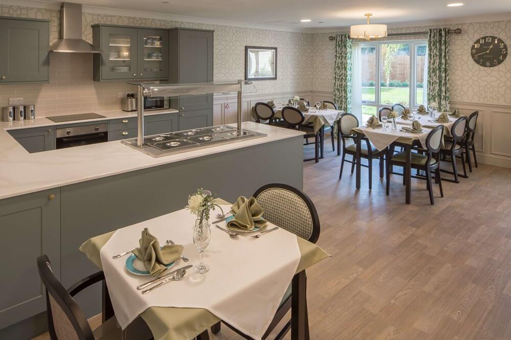 Bailey Lodge - Bailey Lodge dining room 1