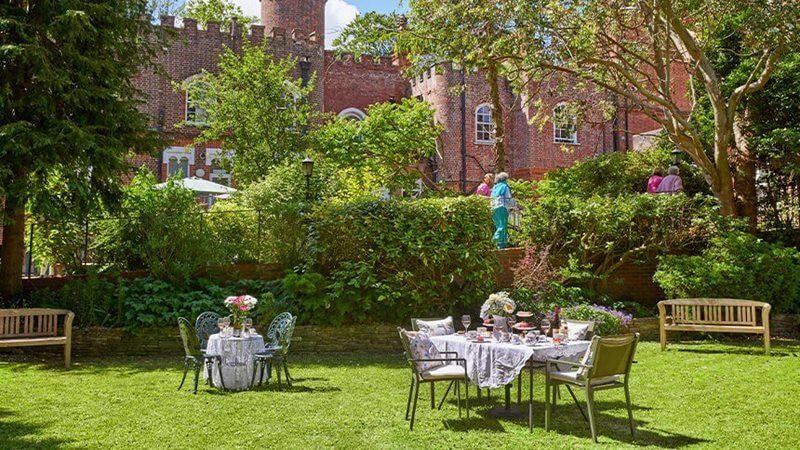 Belmont Castle - Belmont Castle garden