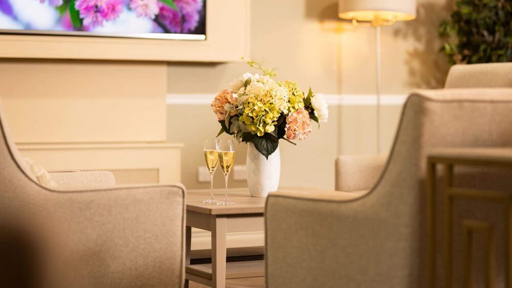 Abbeycrest - Abbeycrest lounge 2