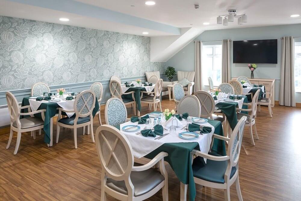 Knebworth - Knebworth dining room