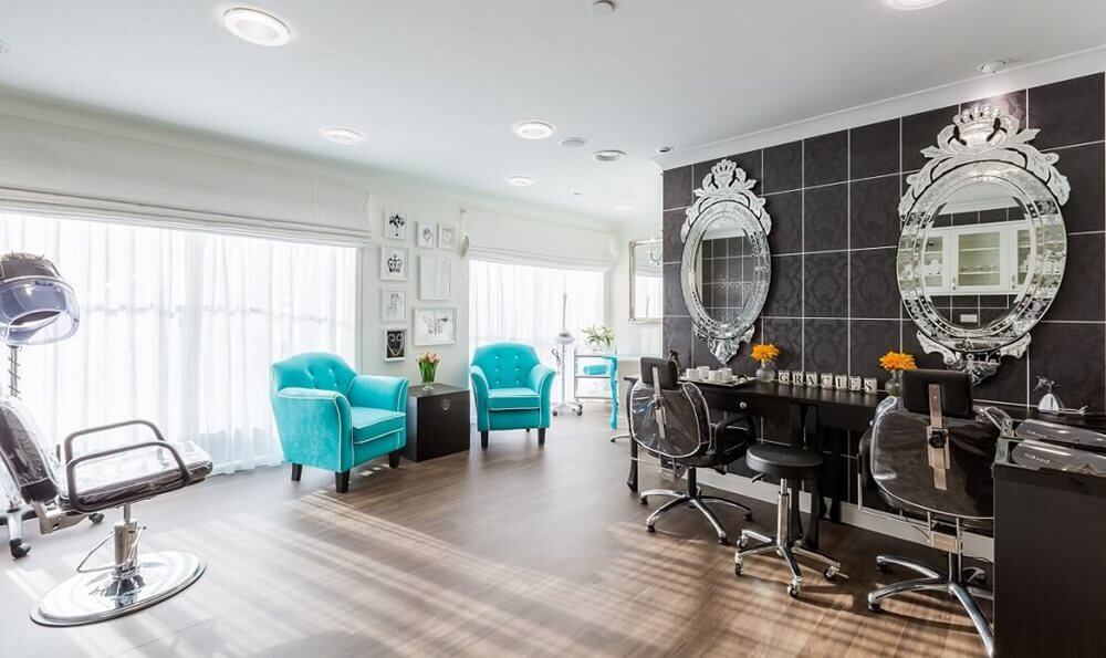 Housekeeper Bank - Sutton- salon