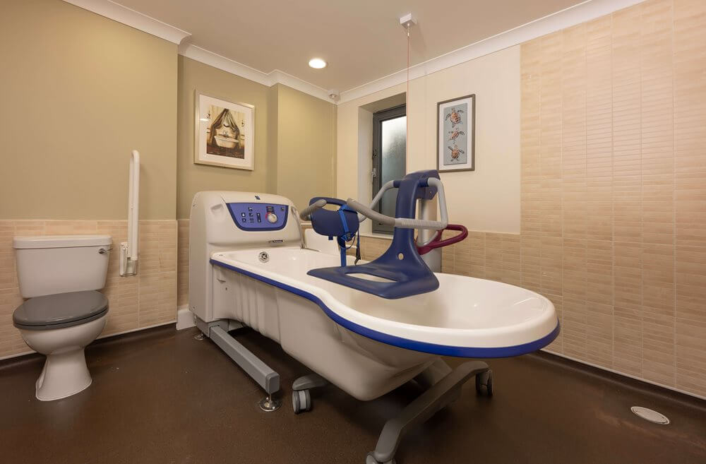 Cairdean House - Cairdean House bathroom