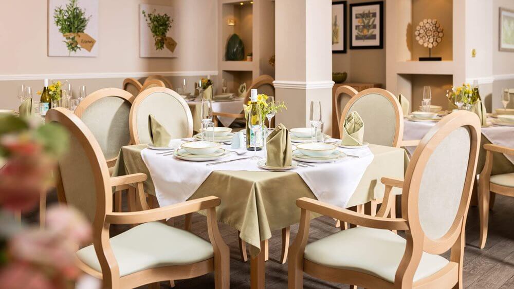 Denham Manor - Denham Manor dinning