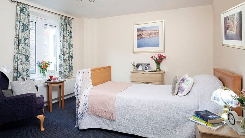 Priory Court - Priory Court bedroom