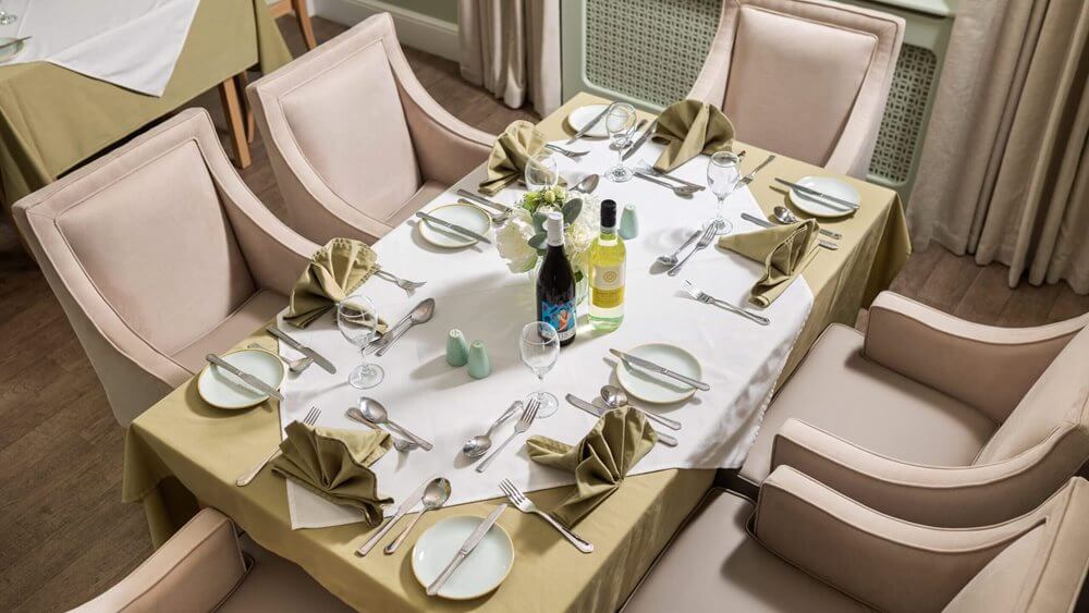 Garth House - Garth House dining room 2